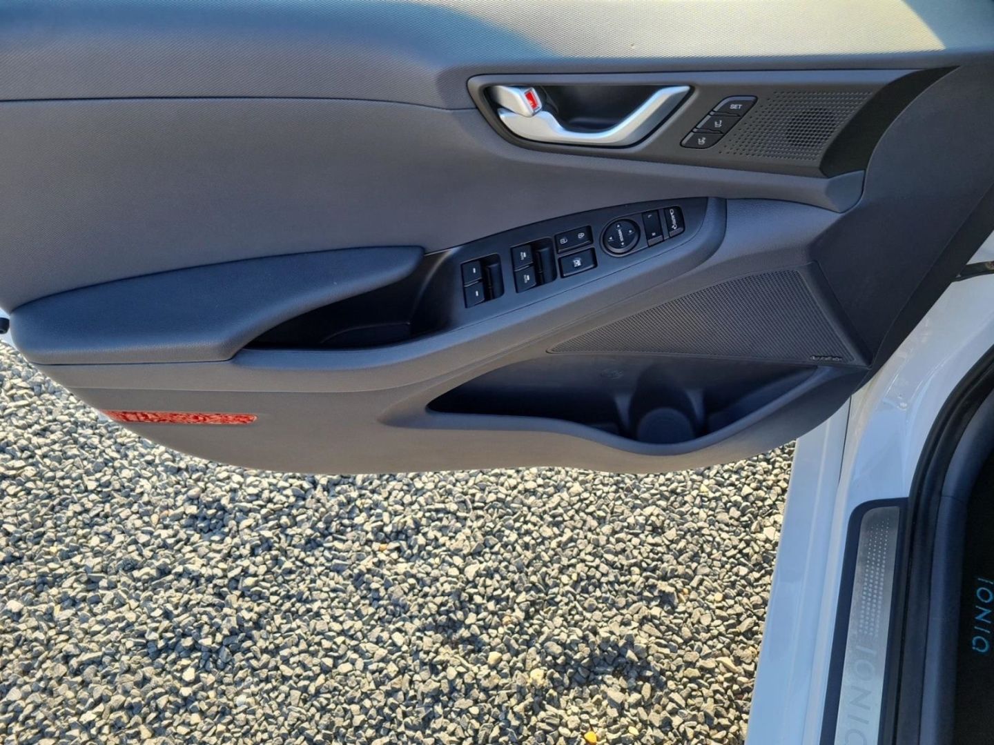 Fahrzeugabbildung Hyundai IONIQ 1.6 GDi HEV ELECTRO PREMIUM ALLWETTER+PDC