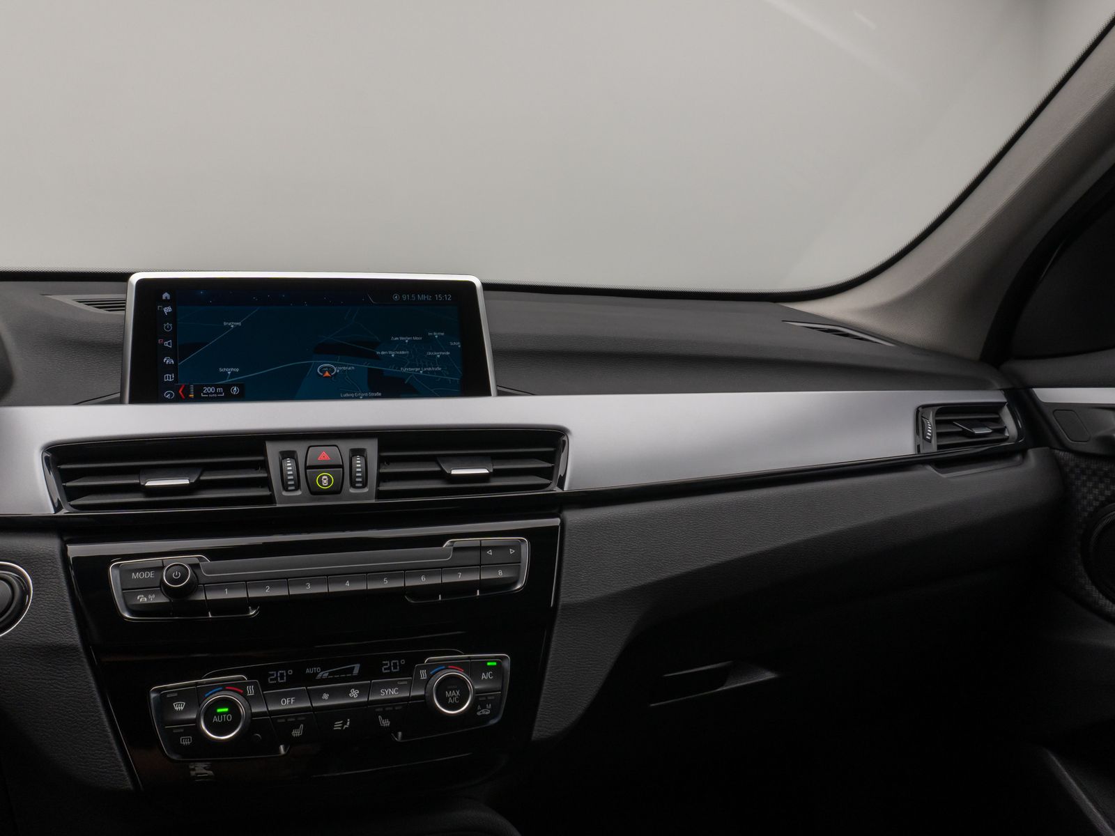 Fahrzeugabbildung BMW X1 xD25e  DAB Navi Lordos Geschwindigkeitsreg