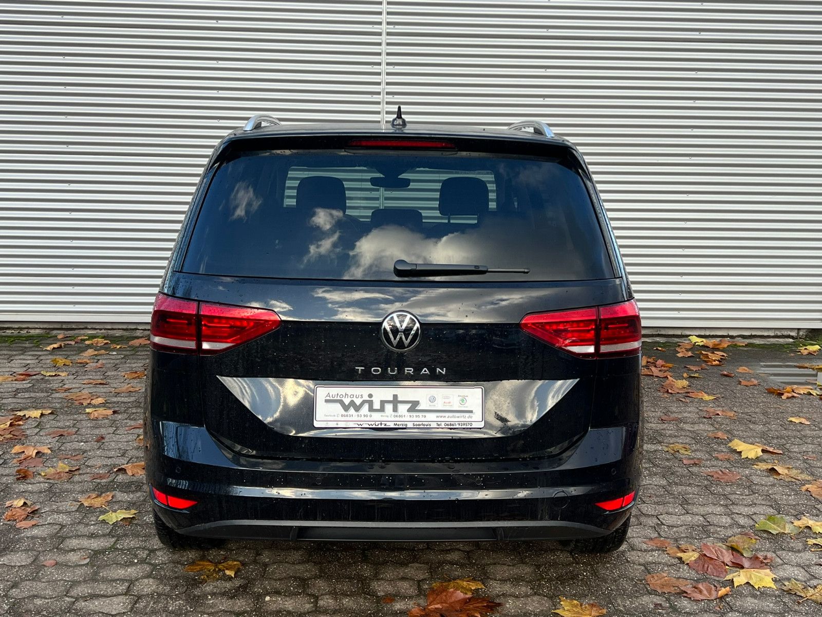 Fahrzeugabbildung Volkswagen Touran 1.4 TSI DSG Navi LED ACC