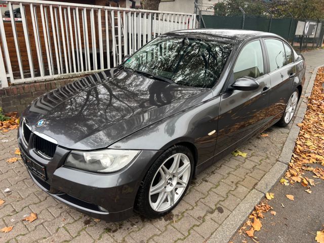 BMW 320i