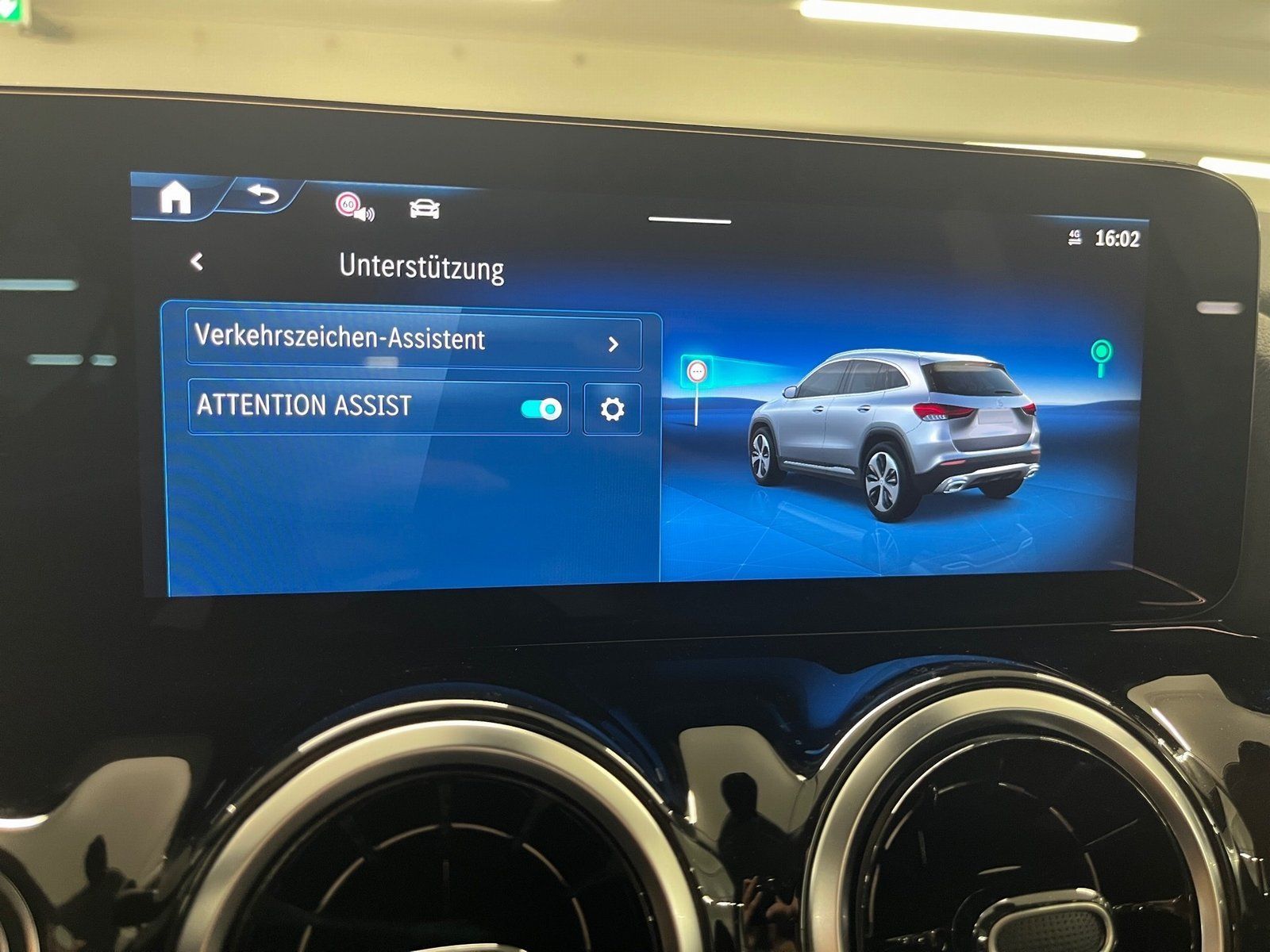 Fahrzeugabbildung Mercedes-Benz GLA 250 e Progressive*LED*Kamera*Easy-Pack*11kW*