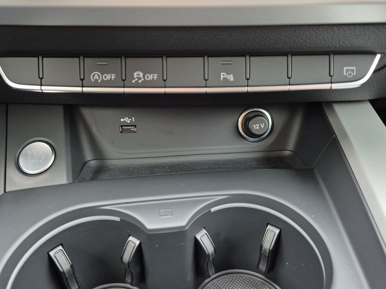 Fahrzeugabbildung Audi A4 Avant 35 TFSI advanced S-tronic LED Navi SHZ