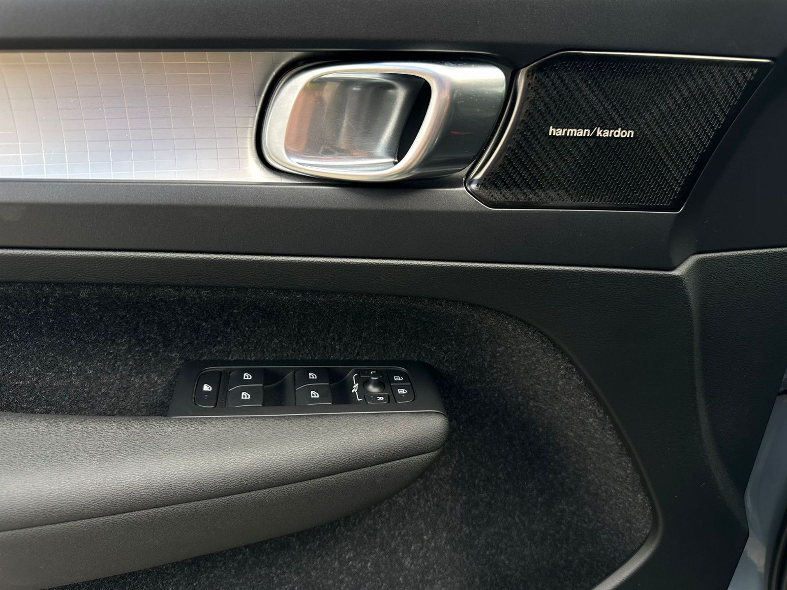 Volvo XC 40 XC40 Momentum Pro 2WD Virtual Nav Temp LED foto 22