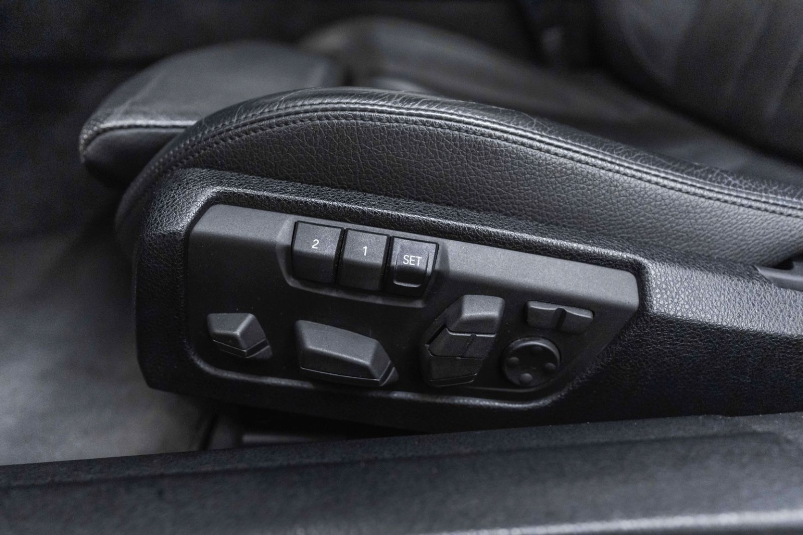 Fahrzeugabbildung BMW 640i GC M-SPORT HUD KAM CARPLAY H&K TEMPO TOTW