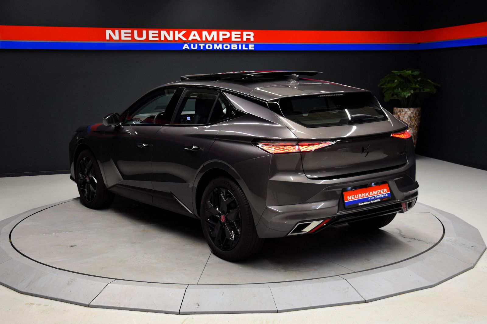 Fahrzeugabbildung DS Automobiles DS4 Performance Line Pano Sitzheizung