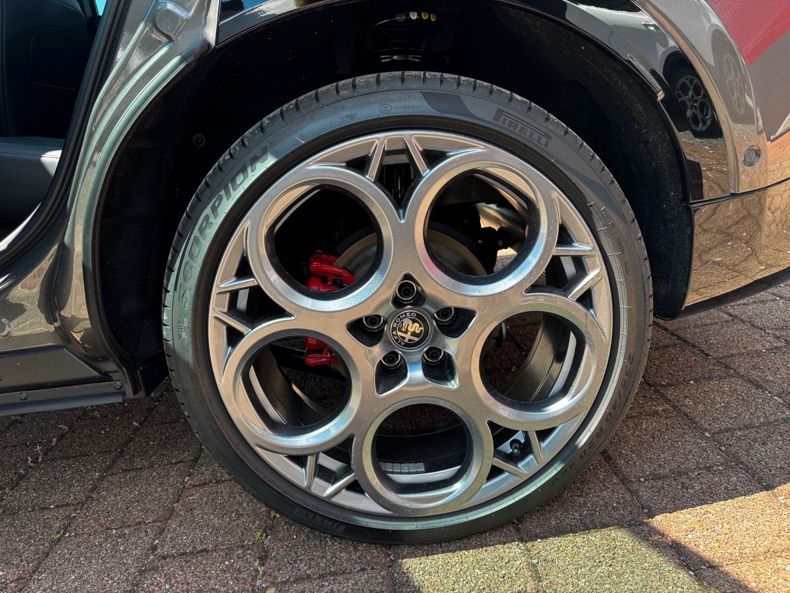 Fahrzeugabbildung Alfa Romeo Tonale Ibrida MY25 VELOCE 1.5 160ps Sitzkühlung