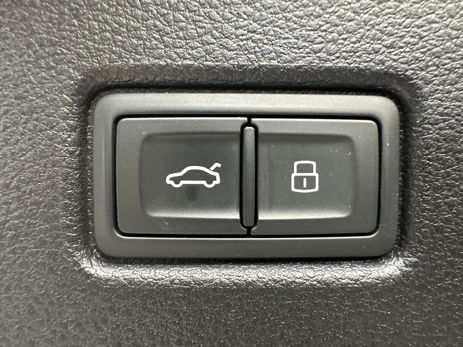 Fahrzeugabbildung Audi Q5 55 TFSIe Edition One NAV+LED+HUD+SHZ+B&O+360°