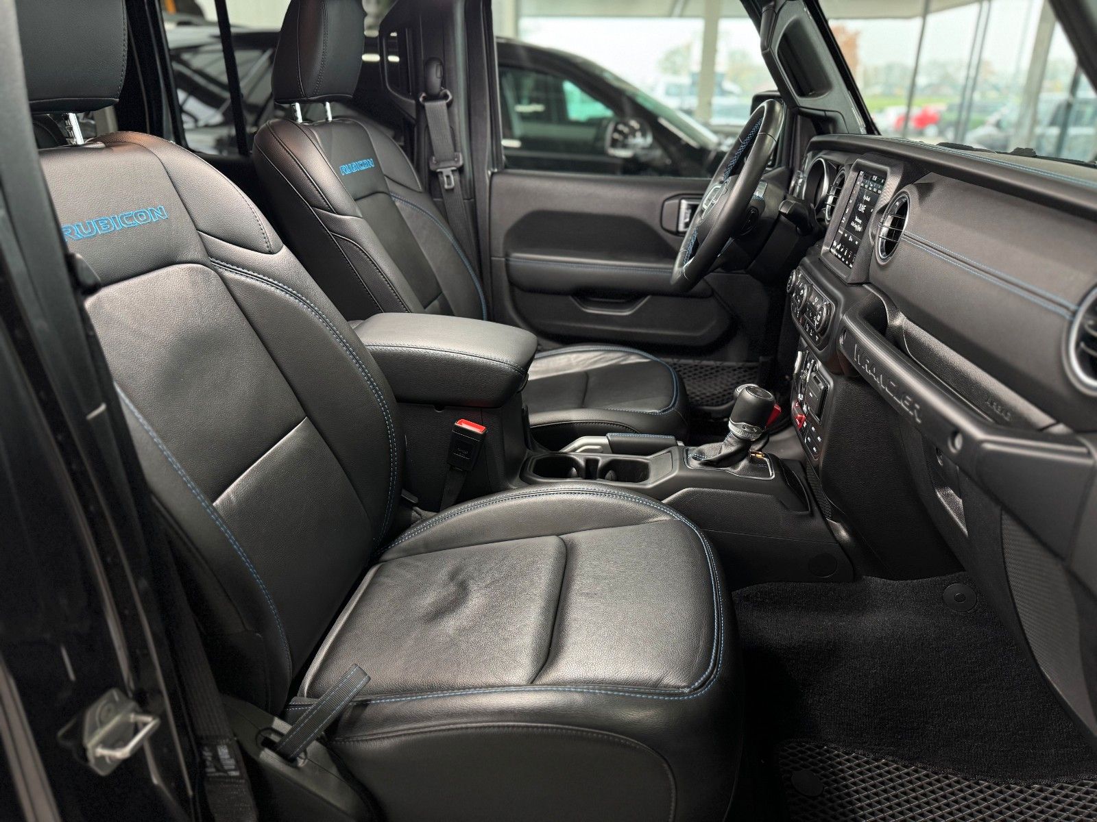 Fahrzeugabbildung Jeep Wrangler Unlimited 2.0 4xe Rubicon "DUAL-TOP"