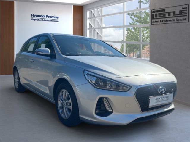 Fahrzeugabbildung Hyundai i30 Select 1.4 Fahrerprofil Spurhalteass. Fernli