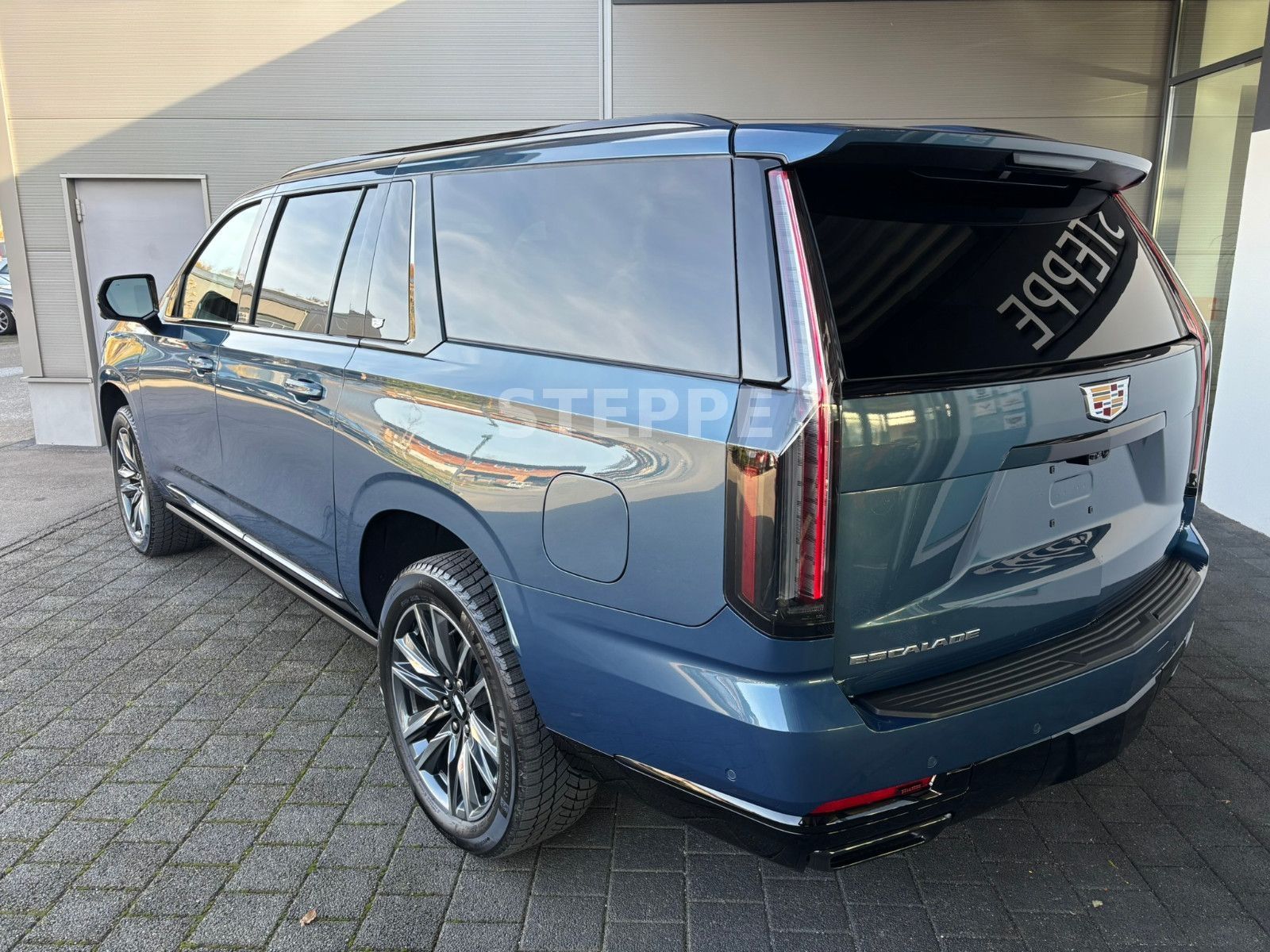 Cadillac Escalade FACELIFT MY26 6.2 V8 ESV Sport Platinum