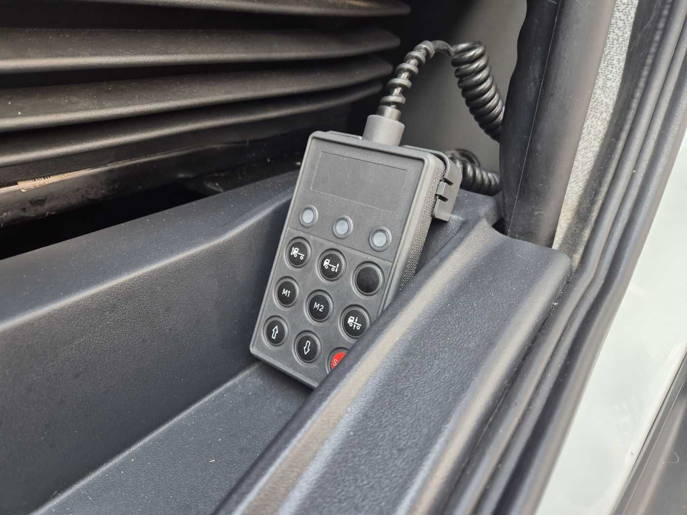Fahrzeugabbildung Iveco Stralis AT190S31/P BDF Klima Standh. AHK Bett