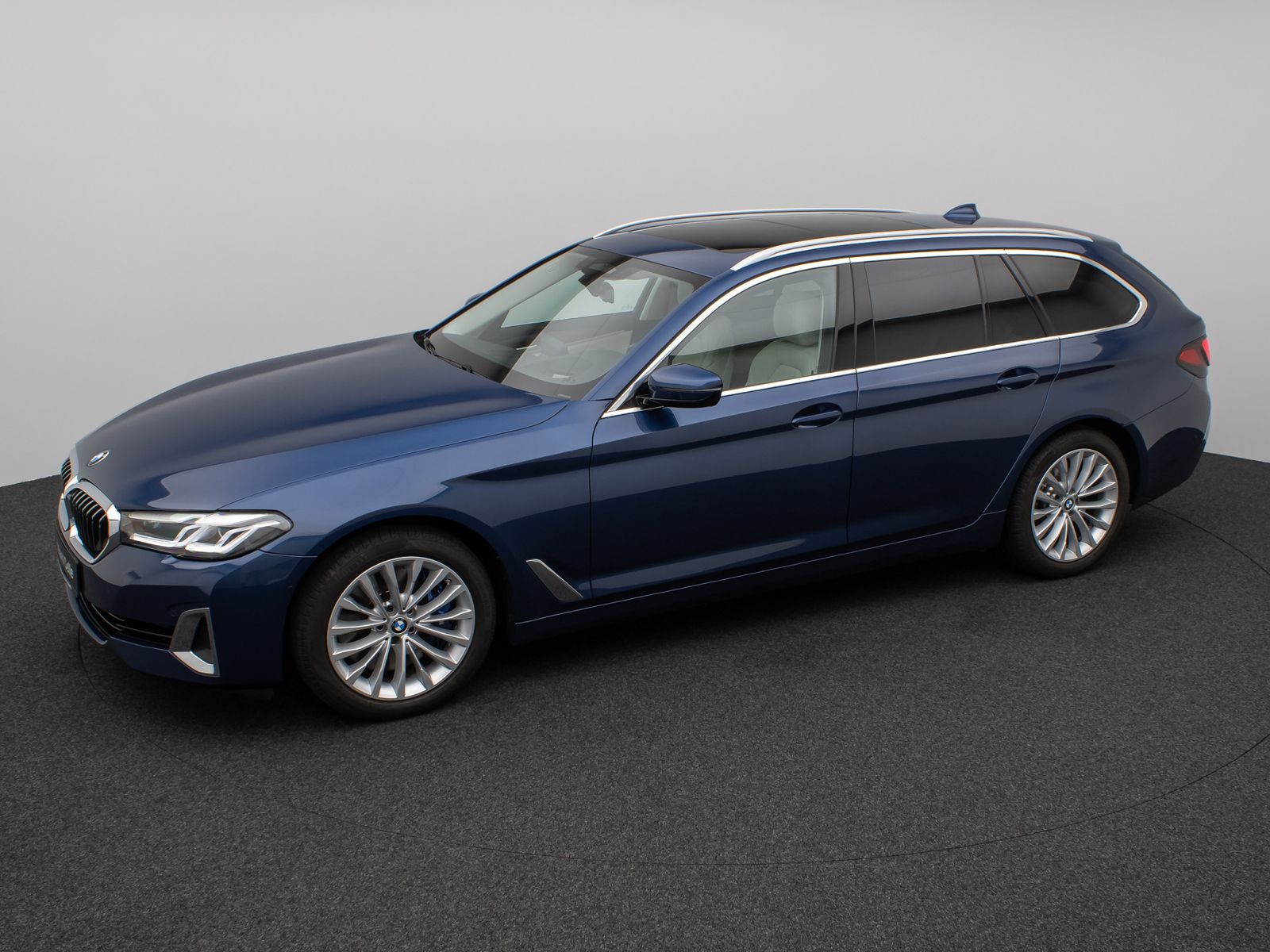 Fahrzeugabbildung BMW 530d Luxury Line Panorama Kamera HUD DAB Sport