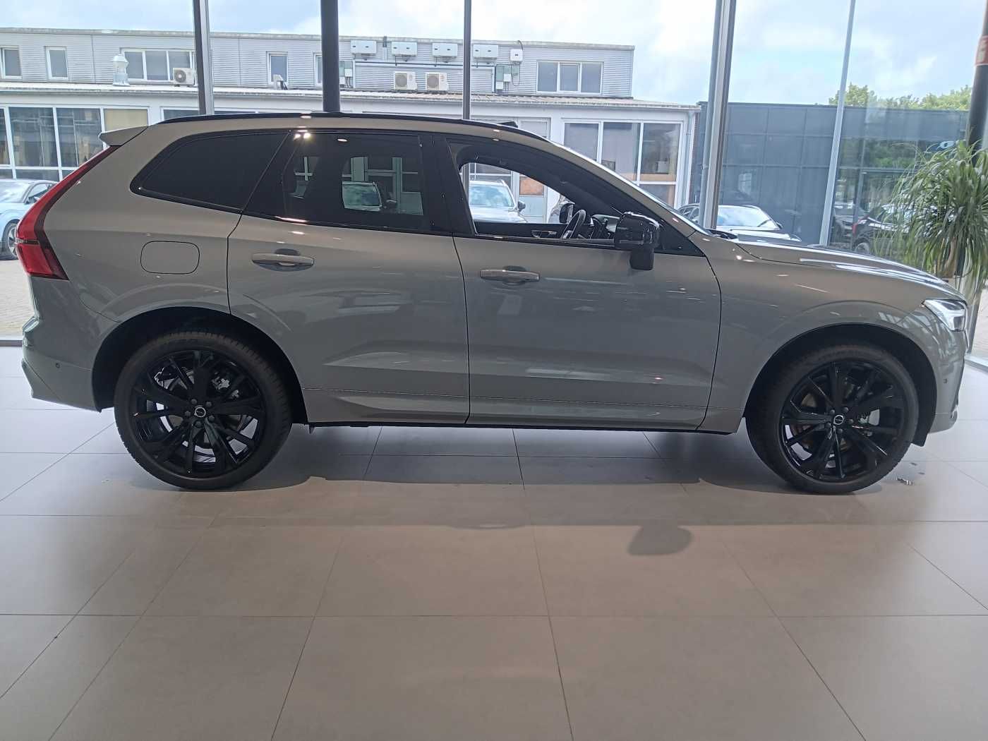 Fahrzeugabbildung Volvo XC60 T6 AWD Plus Black Edit. 'HEAD-UP-DISPLAY'