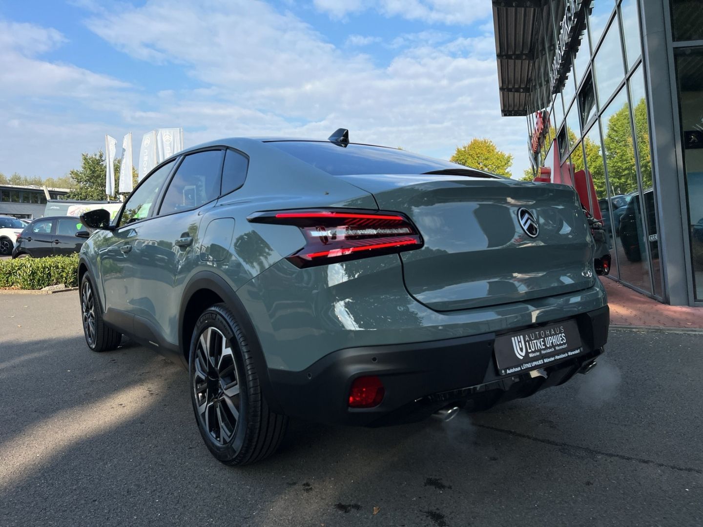 Fahrzeugabbildung Citroën C4 X Max 1.2 PureTech 130 AT8 Navi CarPlay SHZ