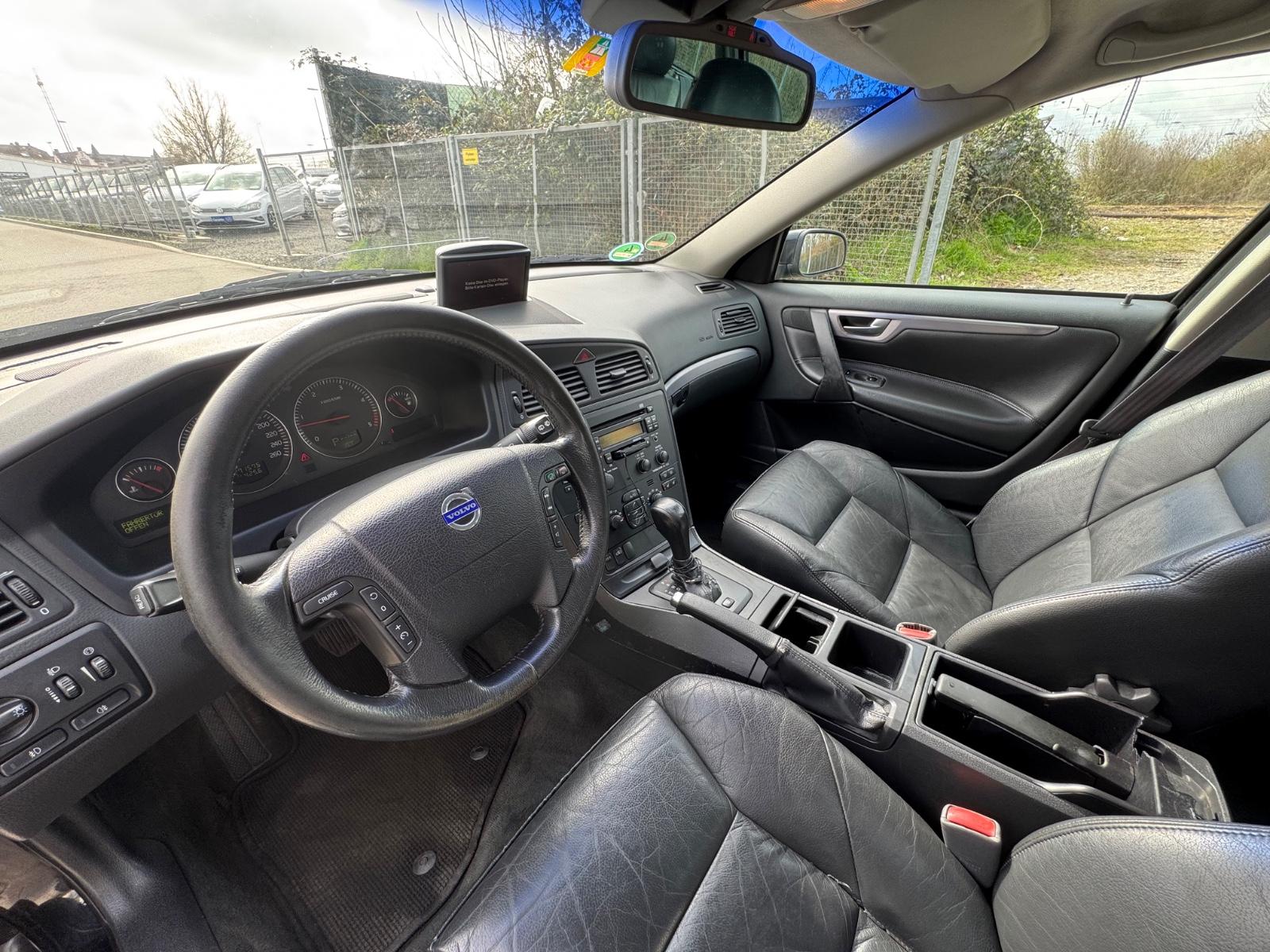 Volvo V70 2004 — photo 16
