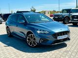 Ford Focus Turnier ST-Line 1.0 EcoBoost 18-Zoll LED - Ford Focus: Blau