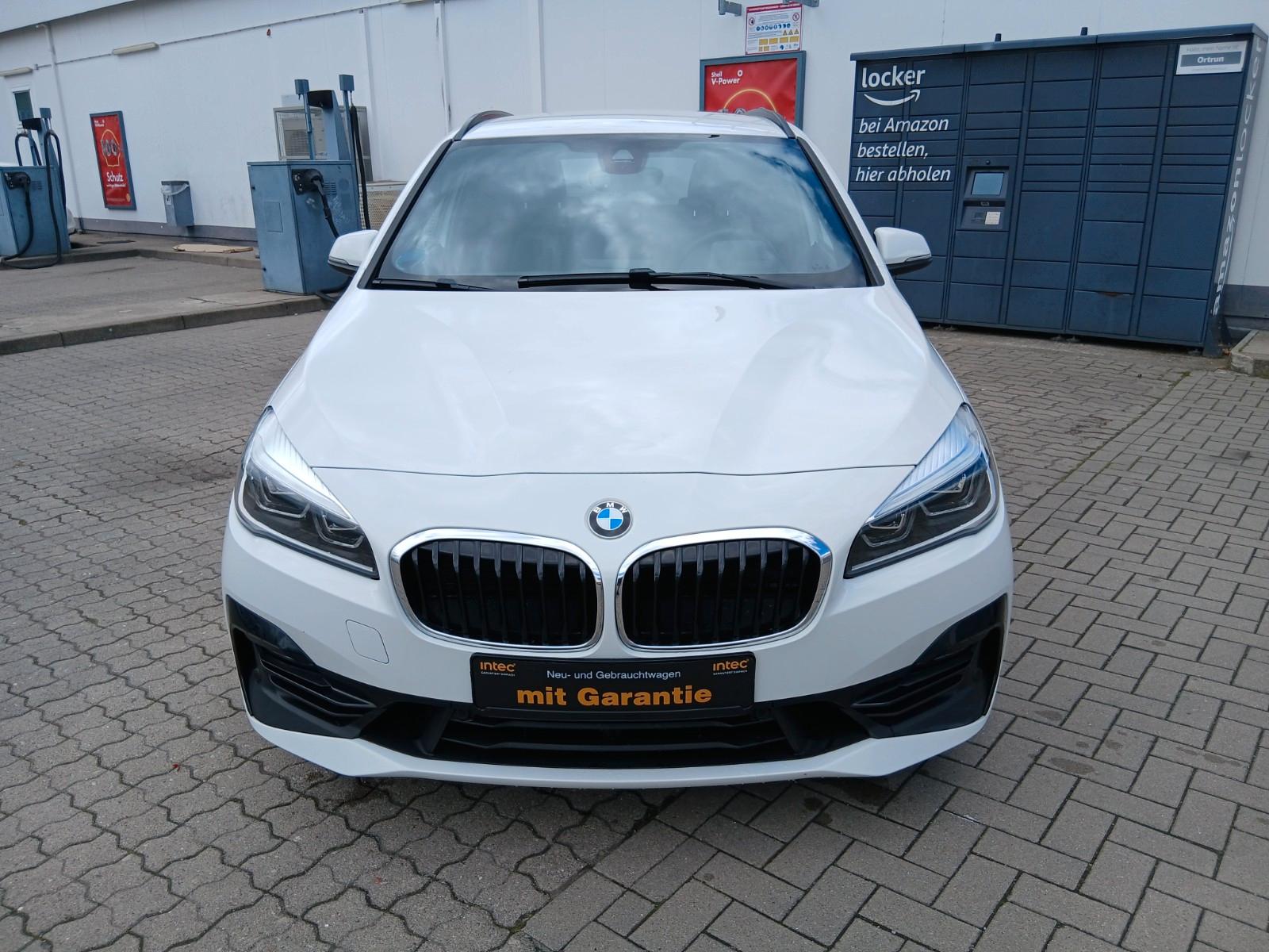 BMW 218 2 Active Tourer 218d Sport Line TÜV NEU