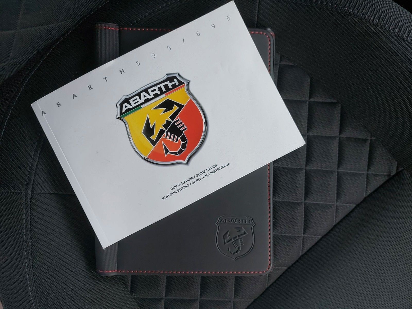 Abarth RED EDITION CARPLAY PDC SPORT-FAHRWERK – Bild 27