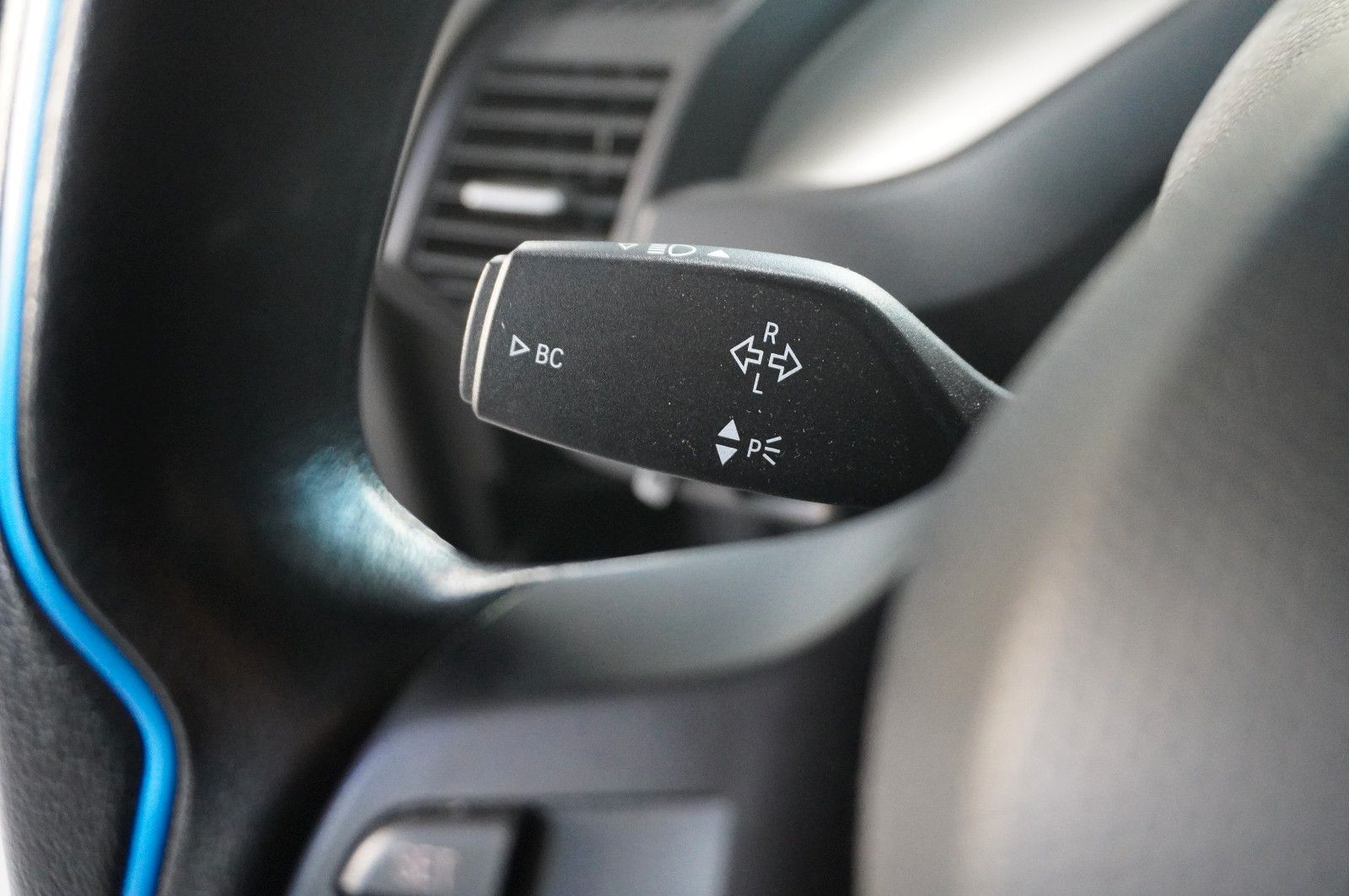 Fahrzeugabbildung BMW i3 120AH NAIVI/SPORT/WÄRMEP./LED/PDC/VIRT./SHZ