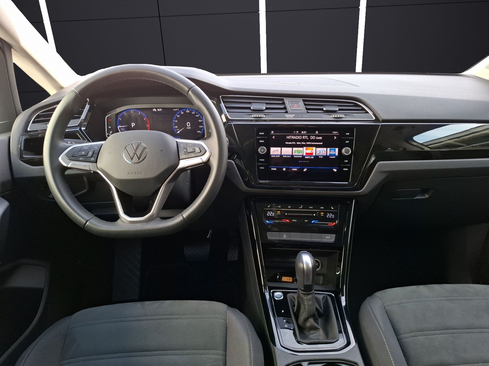 Fahrzeugabbildung Volkswagen Touran TSI Highline DSG 7-Si AHK AID ACC RFK SH