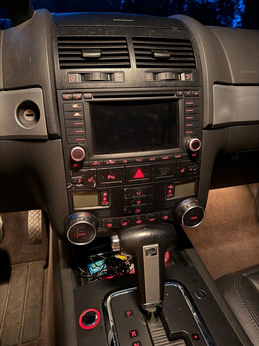 Volkswagen Touareg 2004 — photo 15