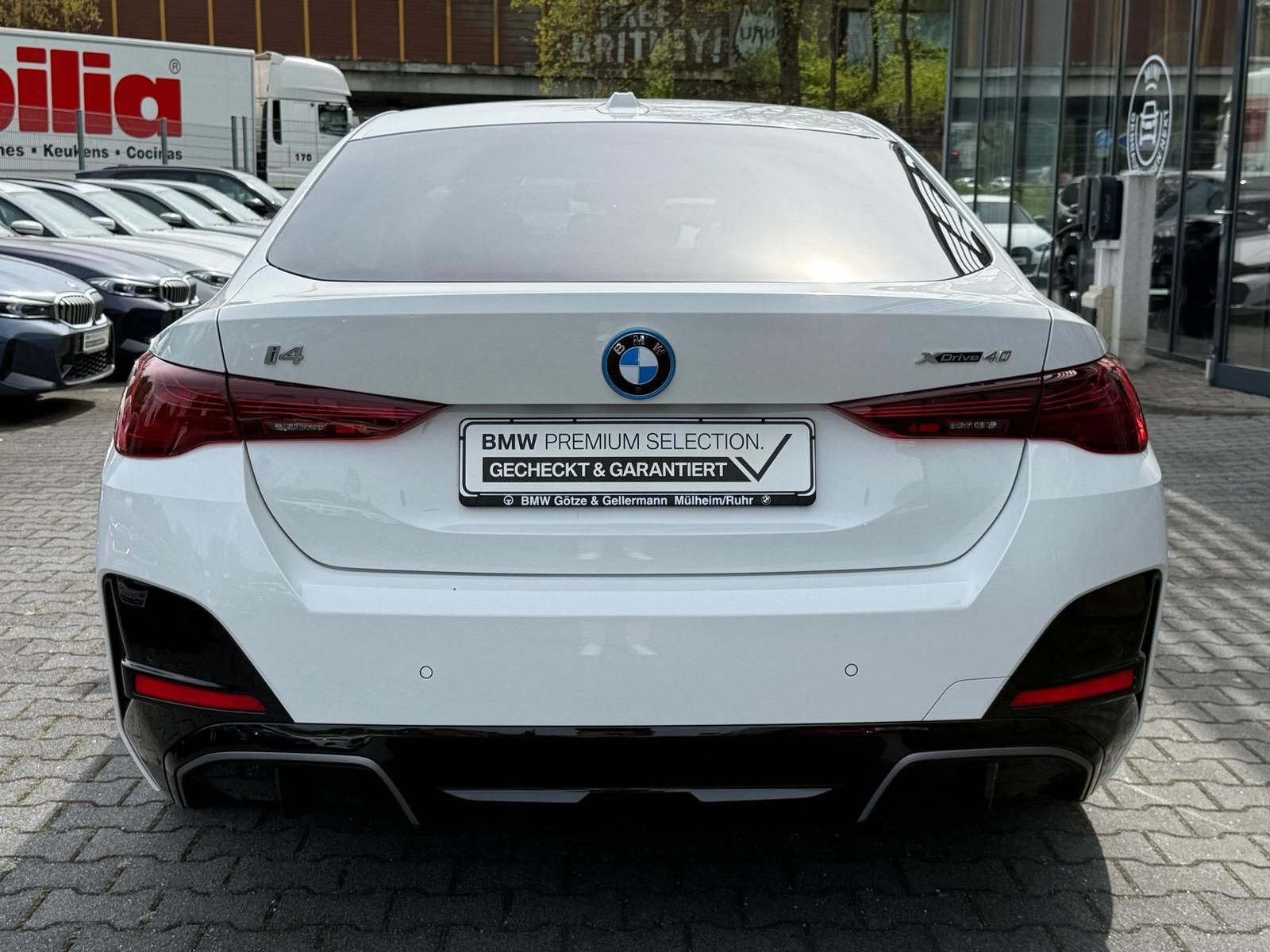 BMW i4 xDrive40 M Sportpaket //Stop&Go HiFi HUD