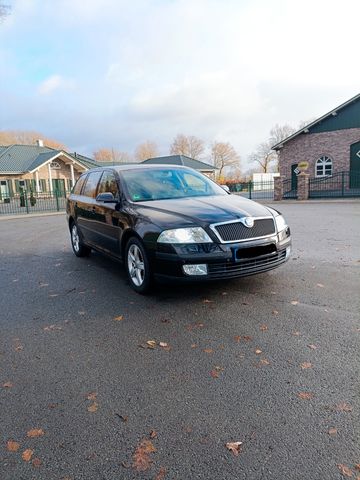 Skoda Octavia Combi 2.0 Tdi DSG Automatik Leder Xenon 