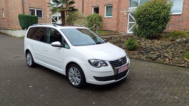 Volkswagen Touran Freestyle Top Zustand TÜV 10/2025