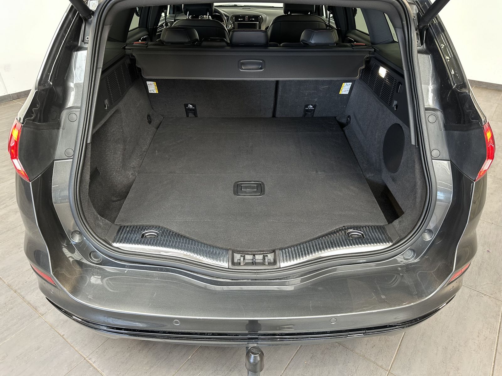 Fahrzeugabbildung Ford Mondeo Turnier 2.0 EB Aut. ST-Line NAV+LED+VCOCK