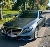 Mercedes-Benz E 220 d Autom. - WIDESCREEN  - Mercedes-Benz E 220 mit Diesel-Antrieb: Grau, Limousine