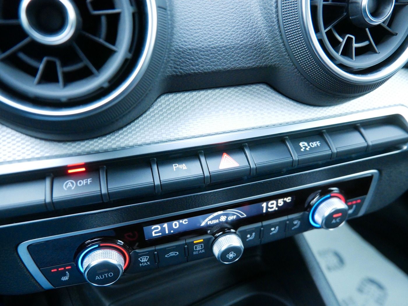 Fahrzeugabbildung Audi Q2 1.5 35 TFSI advanced AHK MATRIX DSG Kamera AC