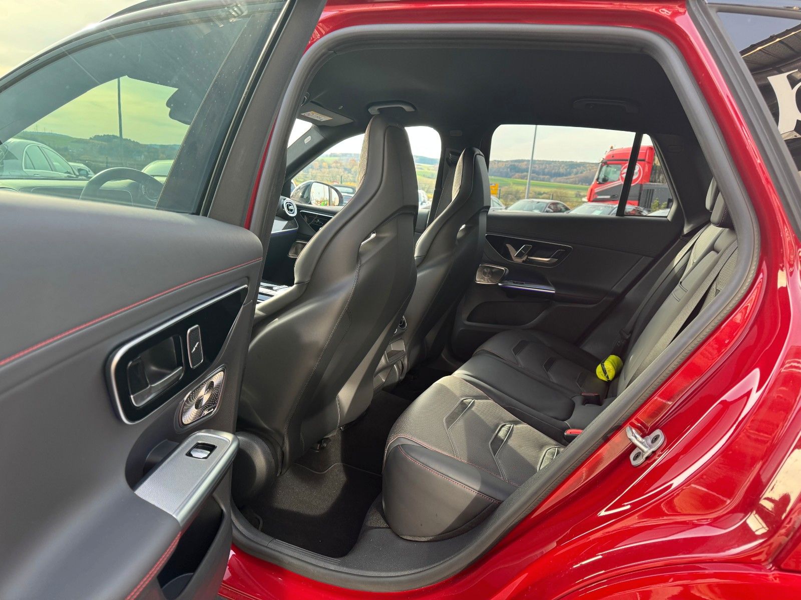 Fahrzeugabbildung Mercedes-Benz GLC 63 AMG E Carbon+Burm3D+DriversP+Memory