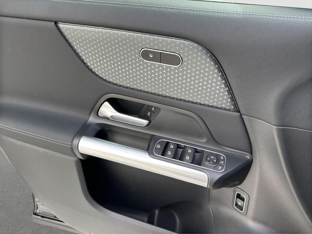 Fahrzeugabbildung Mercedes-Benz GLA 200 d LED*ParkAss*SpurH*el.Heck*PDC*RFK*AHK
