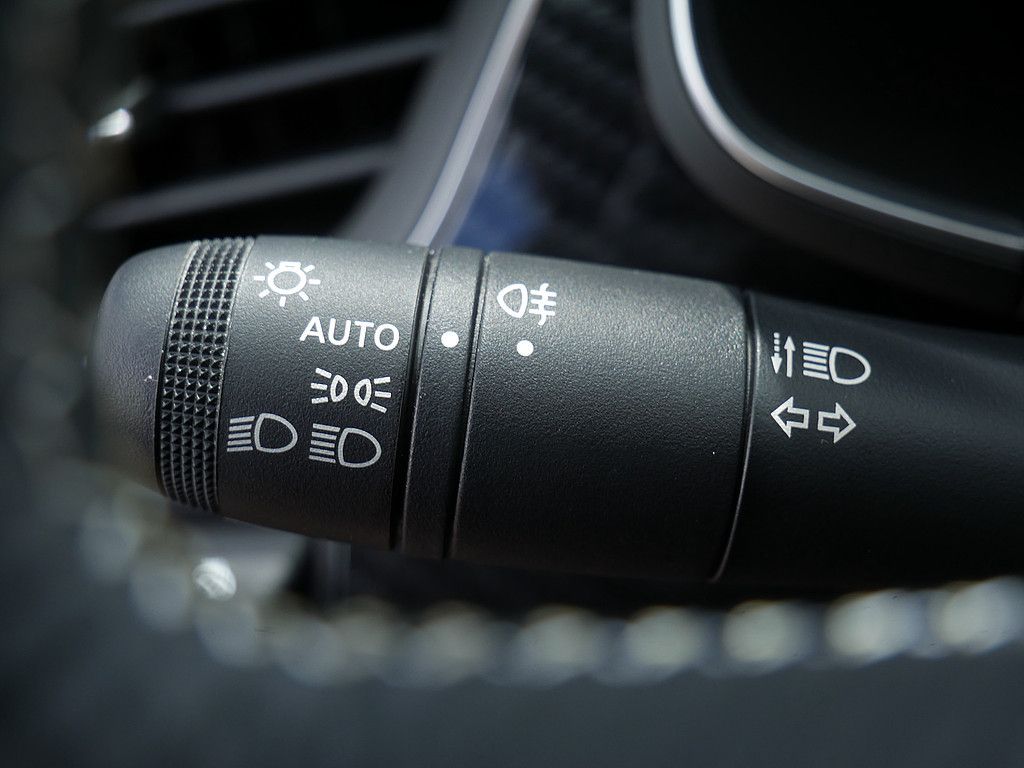 Fahrzeugabbildung Renault Arkana Engineered E-Tech 145 NAVI ACC LED 360°
