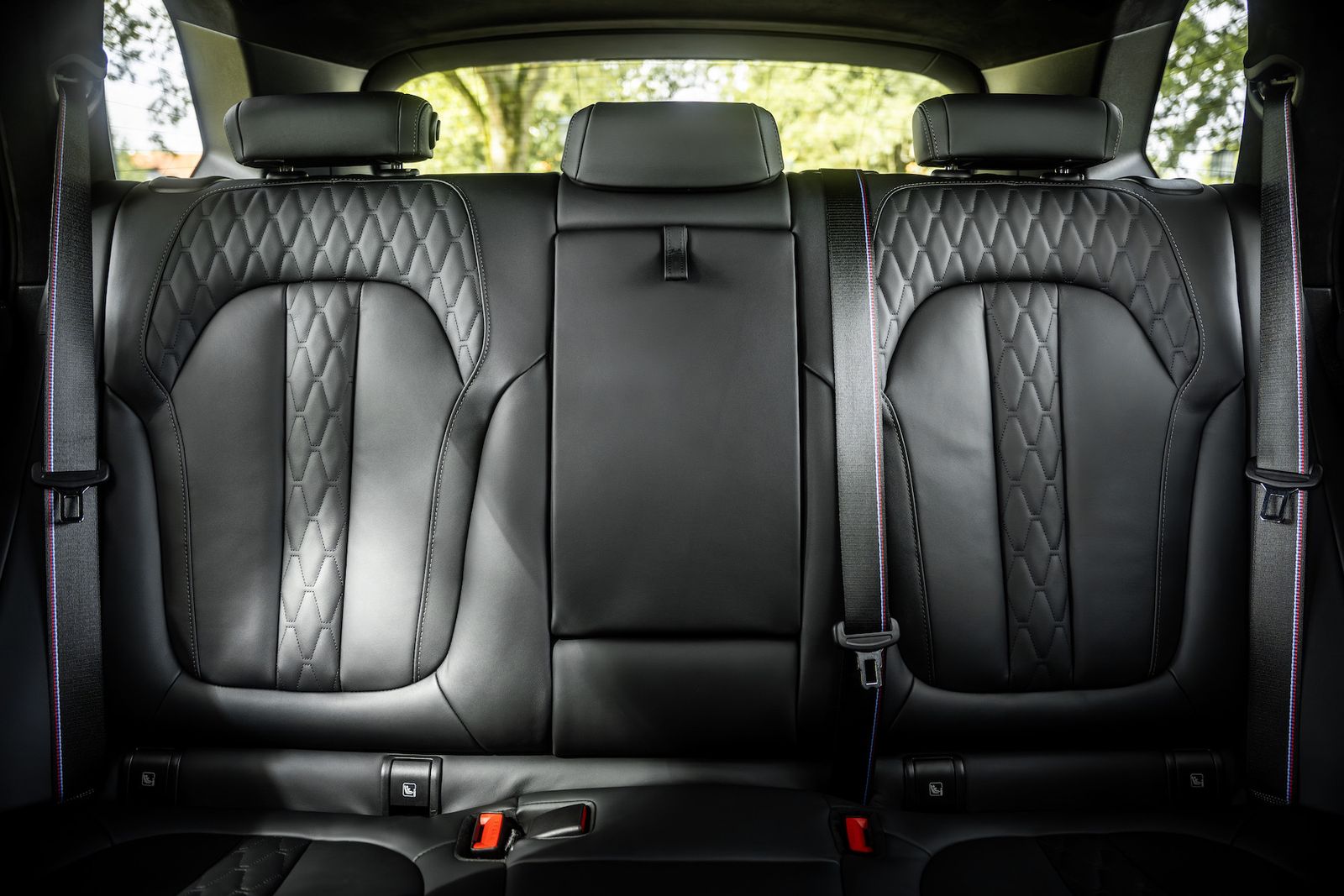 Fahrzeugabbildung BMW X5 40d xDrive M-SPORT PRO|AHK|CARBON|LUFT|ICONIC