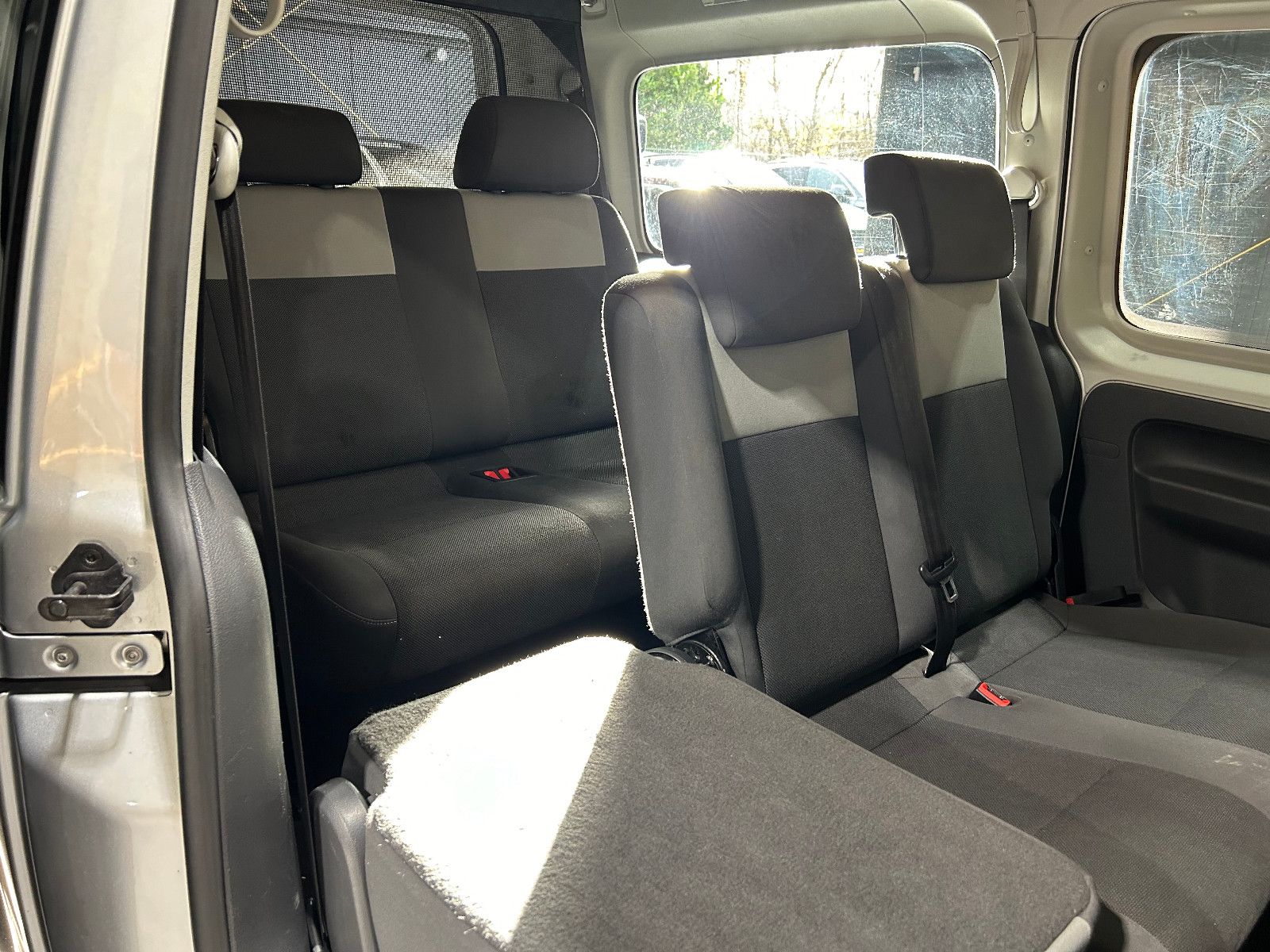 Fahrzeugabbildung Volkswagen Caddy Kasten/Kombi Maxi Trendline/7-SITZ/NAVI/KL