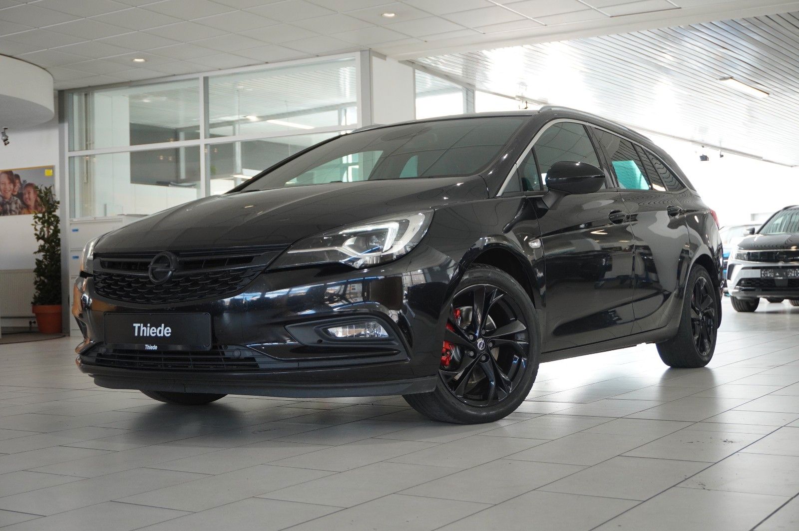 Fahrzeugabbildung Opel Astra K ST 1.6T INNOV. AHK/MATRIX/KAMERA/NAVI/SH