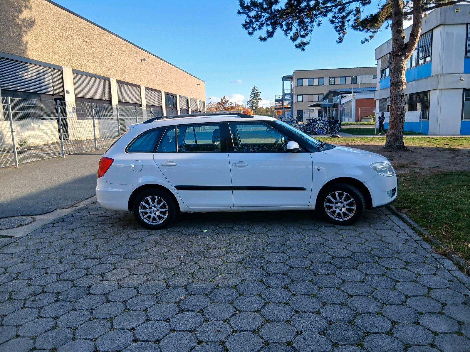 Skoda Fabia 2009 — photo 8