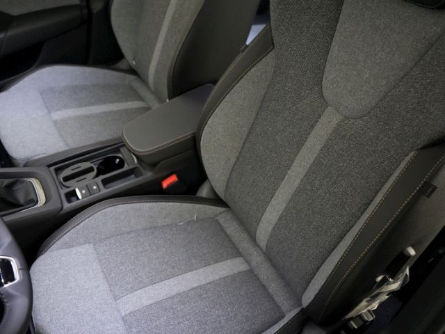 Octavia COMBI TOUR TSI+AHK+NAVI+SITZ-/LENKRADHEI