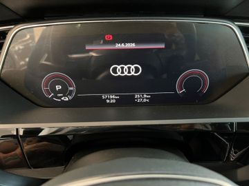 Audi Q8 - 8