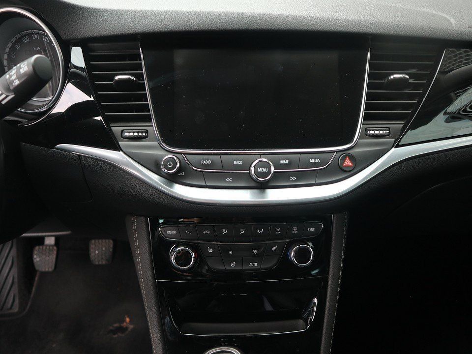 Fahrzeugabbildung Opel Astra Sports Tourer 1.4 Turbo Innovation AHK NAV