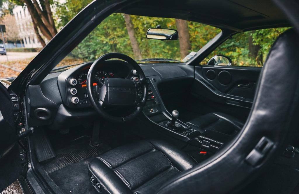 Porsche 928
