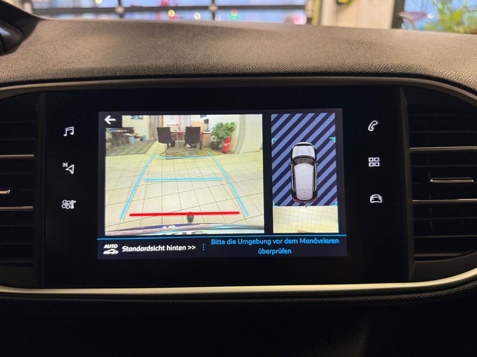 Fahrzeugabbildung Peugeot 308 GT /AHK /NAVI/KAMERA/LEDER/SCHECKHEFT