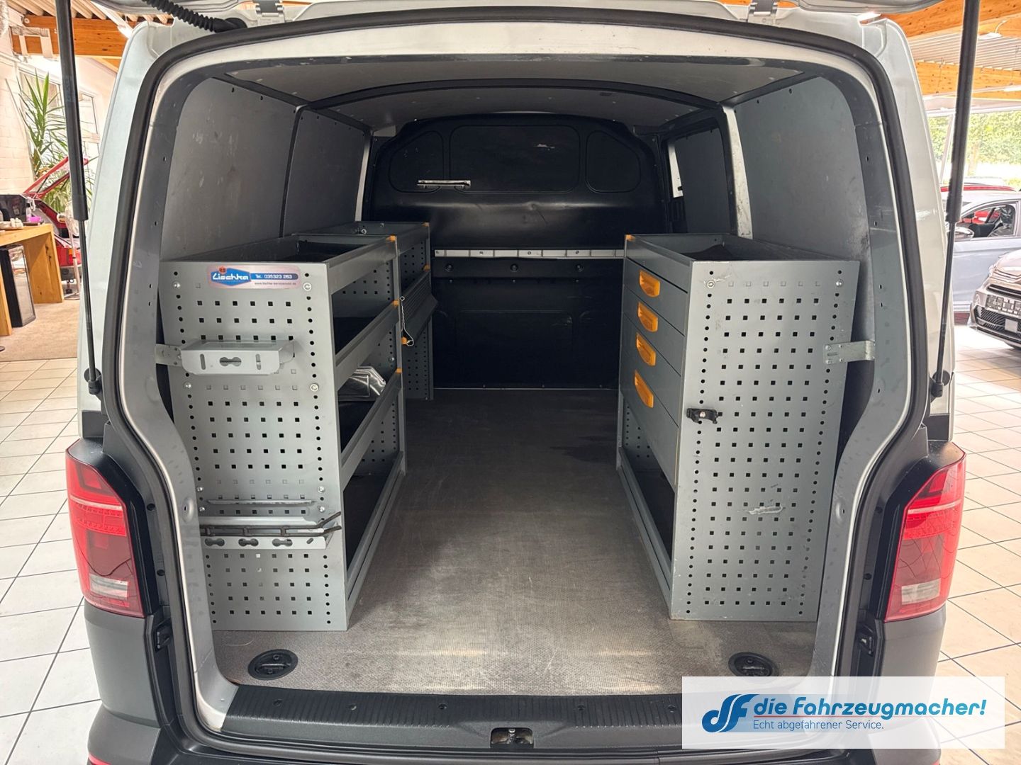 Fahrzeugabbildung Volkswagen Transporter T6.1 Kasten FWD Navi LED ACC Apple *