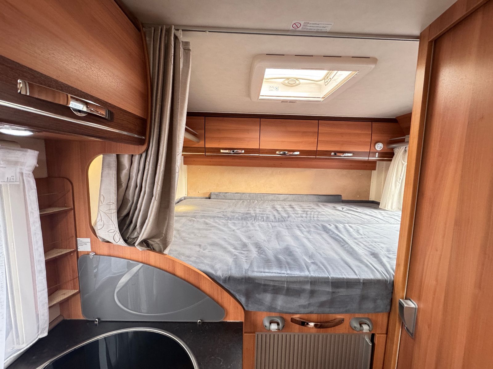 Fahrzeugabbildung HYMER / ERIBA / HYMERCAR Van 512 SILVERLINE FORD TRANSIT SOLAR TV KAMERA