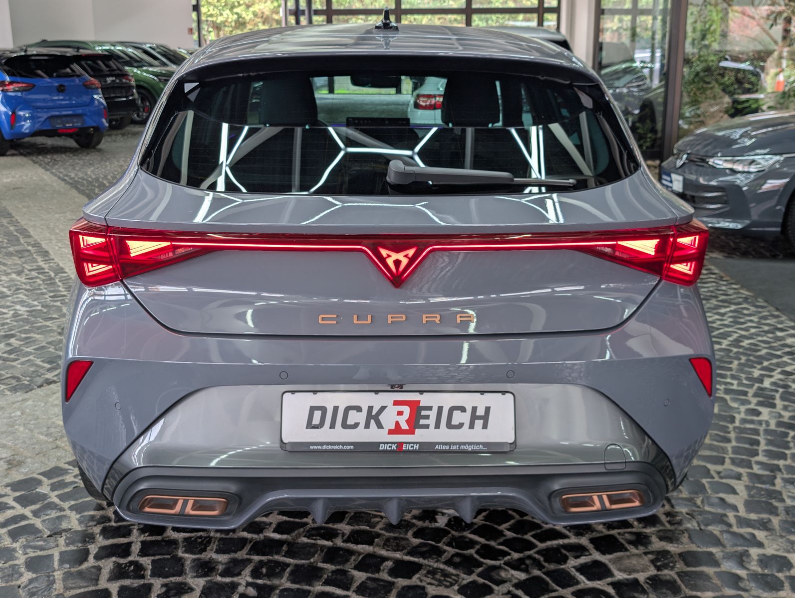 Fahrzeugabbildung CUPRA Leon 1.5 e-Hybrid ACC APP MATRIX EDGE SoH100%