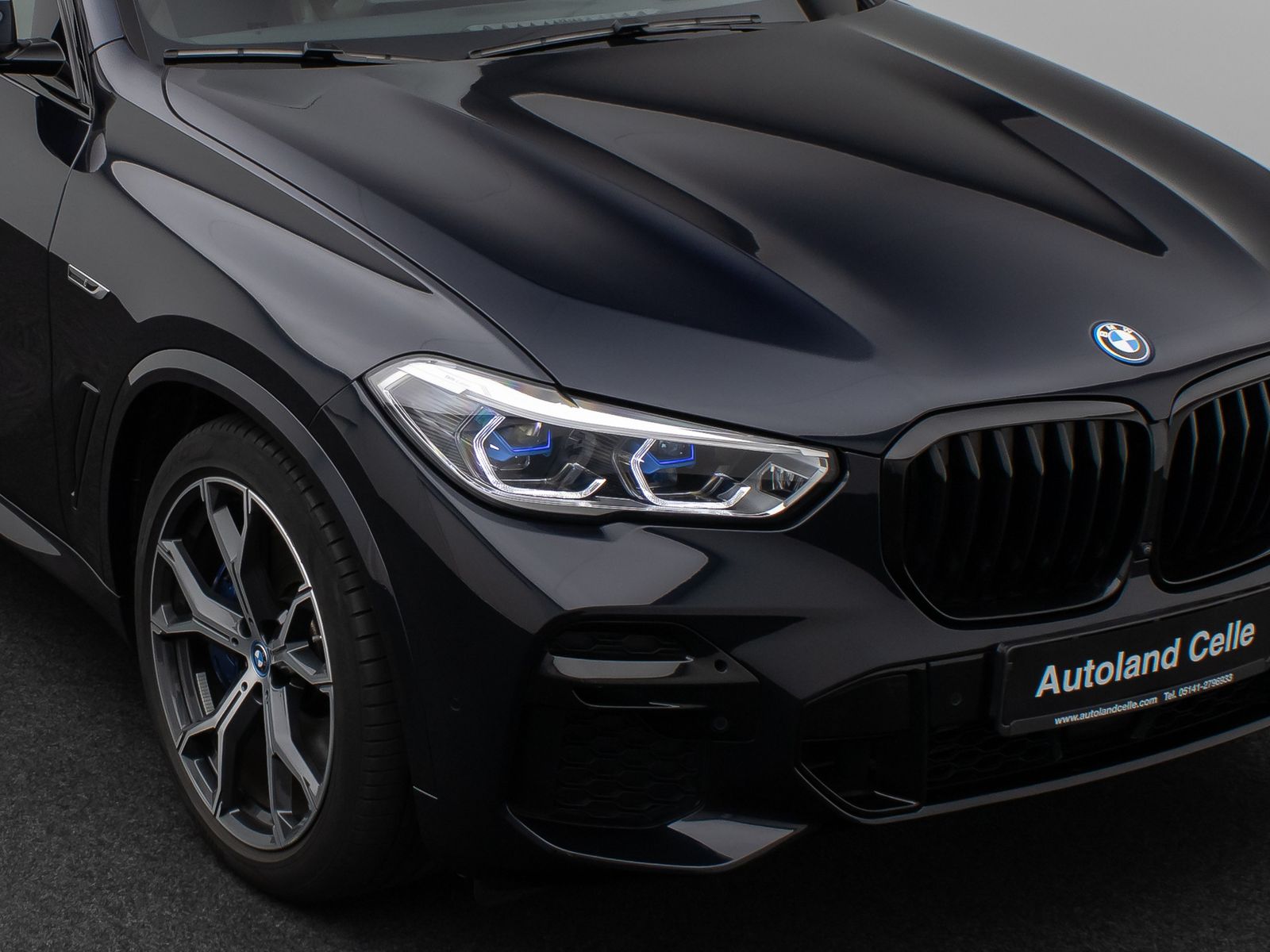 Fahrzeugabbildung BMW X5 xD45e M Sport 360°HUD DAB H/K Individual 21Zl