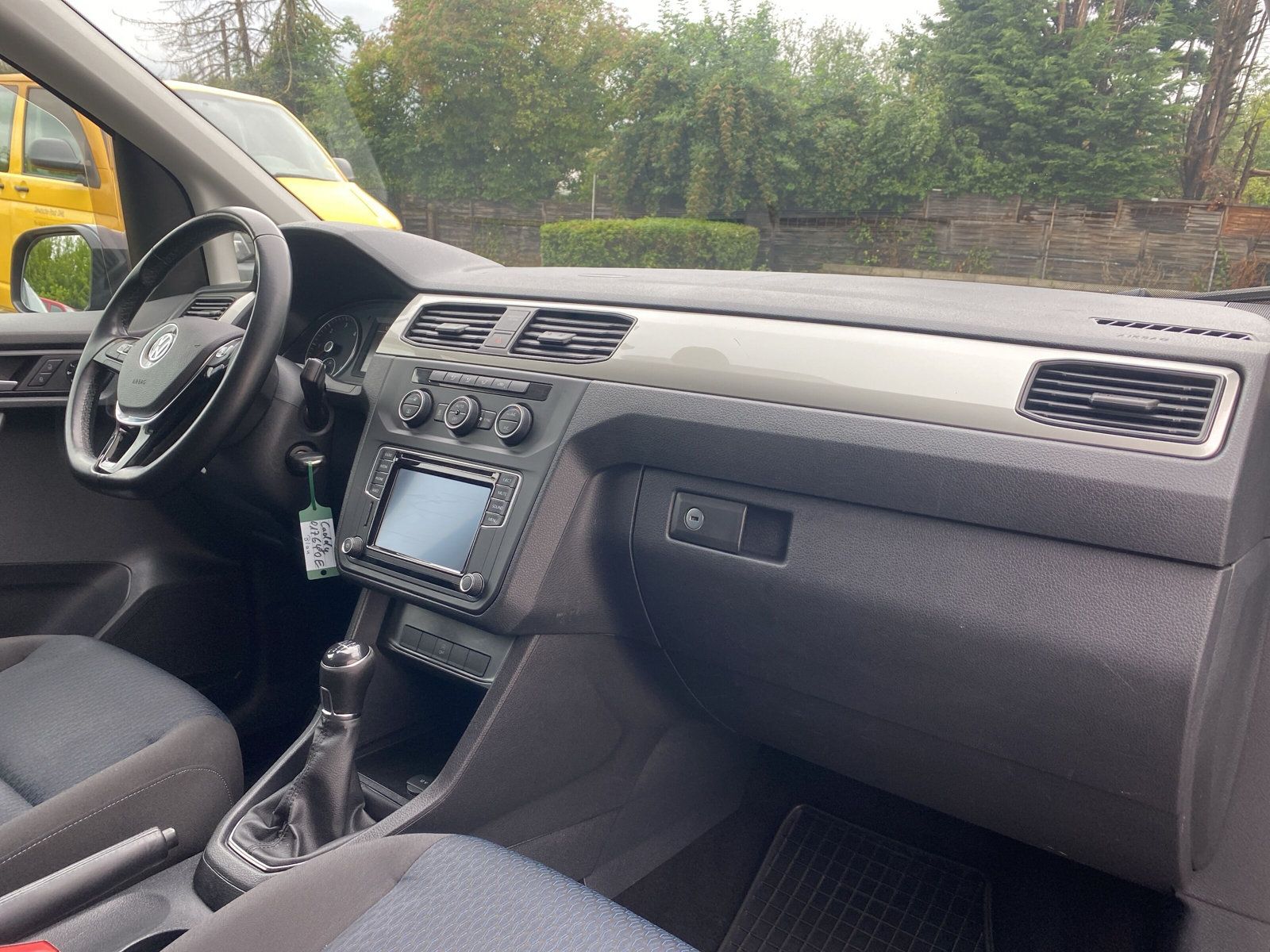 Fahrzeugabbildung Volkswagen Caddy Kombi 2.0 TDI XENON DAB STANDHZG
