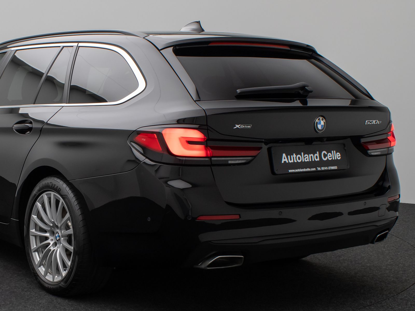 Fahrzeugabbildung BMW 530e xD Panorama 360°HUD DAB Leder Alarm 18Zoll