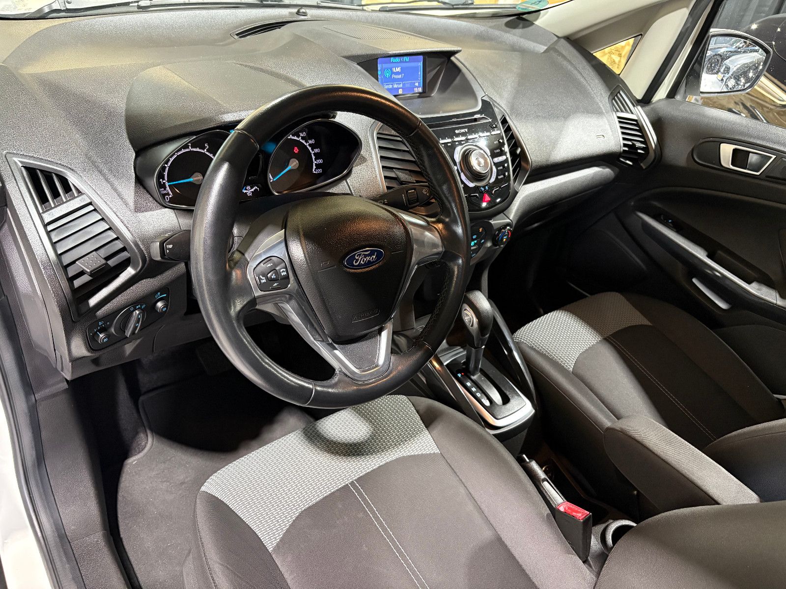Fahrzeugabbildung Ford EcoSport Trend/8-FACH&SHZ/KLIMA/NAVI/PDC